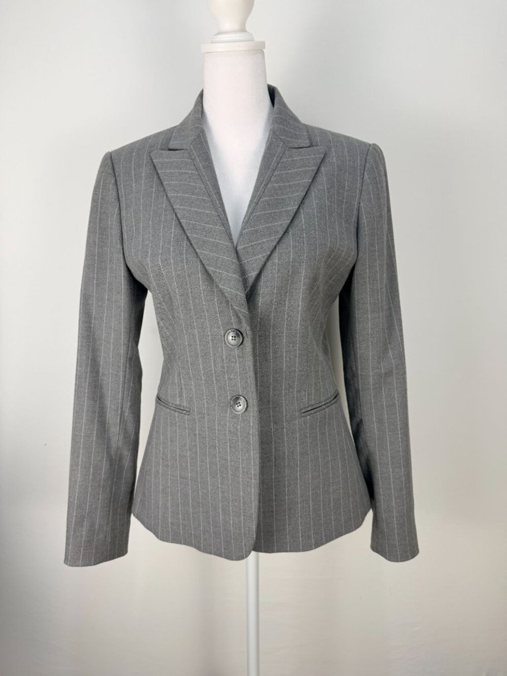 Antonio Melani Gray Pinstripe Blazer Women Size 4 Career Office Business Jacket - Picture 8 of 11